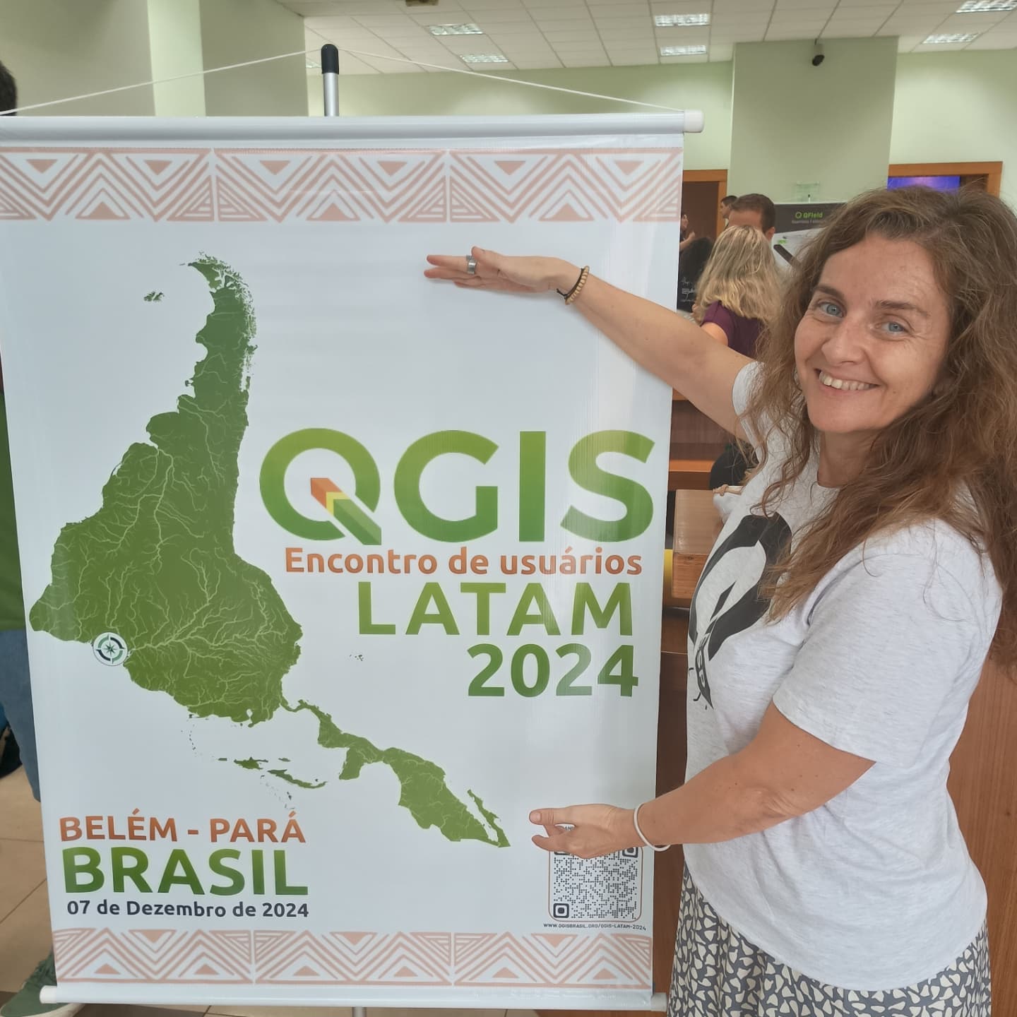 Cartel QGIS LATAM 2024